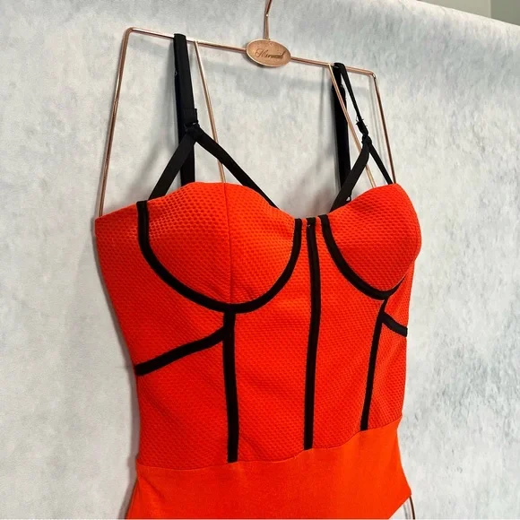 Vibrant Orange & black body suit top w/ geomagnetic black line detail - Picture 4 of 10